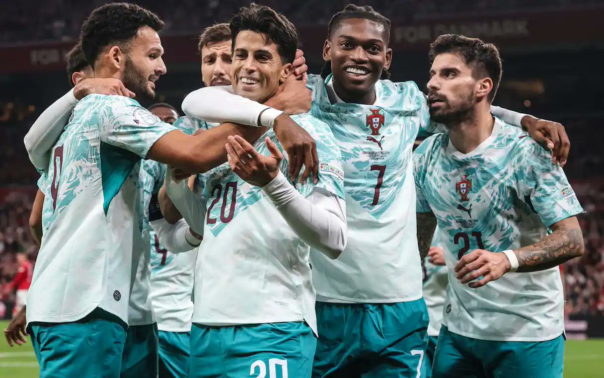 DellaUomo's tweet photo. Il #Portogallo batte la #Danimarca fuori casa e senza #Ronaldo, il suo mostruoso talento, la sua abnegazione. Ma anche senza il suo Ego sterminato, il suo cieco orgoglio e il suo codazzo.
#Independenceday.
#Nationsleague #DenPor https://t.co/WtXrJ5eNa6