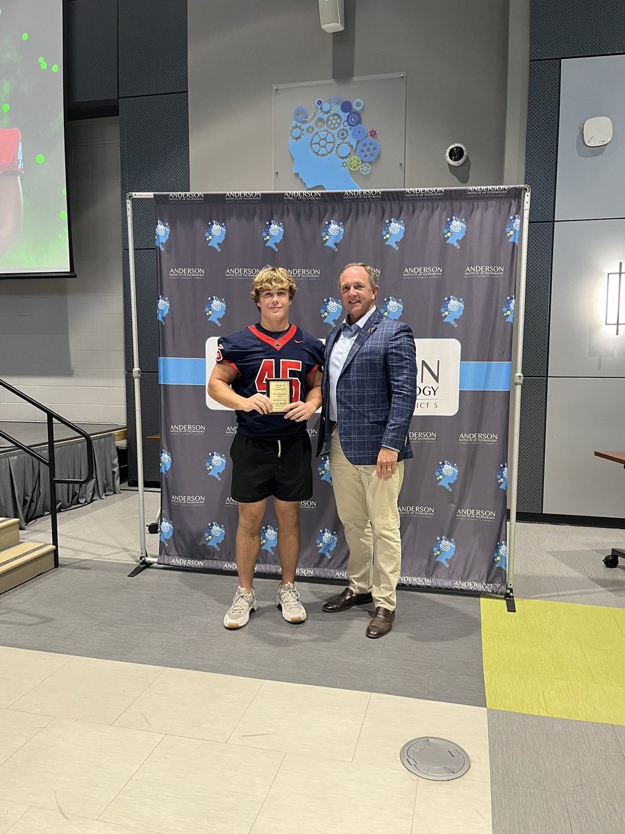 AndersonTDClub's tweet photo. Congrats to our Players &amp; Coach of the Week and FCA Character Award honoree, Brody Riddle from BHP!

Off - Muntu Brown, Wren
OLine - Lucas McCall, Palmetto
Def - Jayden Wertz, Pville
DLine - Charlie Haynie, BHP
ST - Steele Gamble, Pville
Coach - David Crane, BHP https://t.co/zAXtYu77bq