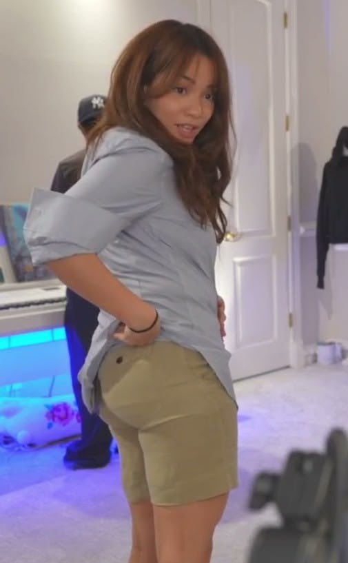annaclipz22's tweet photo. Ofmggg Cinna has me fucking leaking with that fat ass😵‍💫😵‍💫😵‍💫 https://t.co/vNr7QbKPZu
