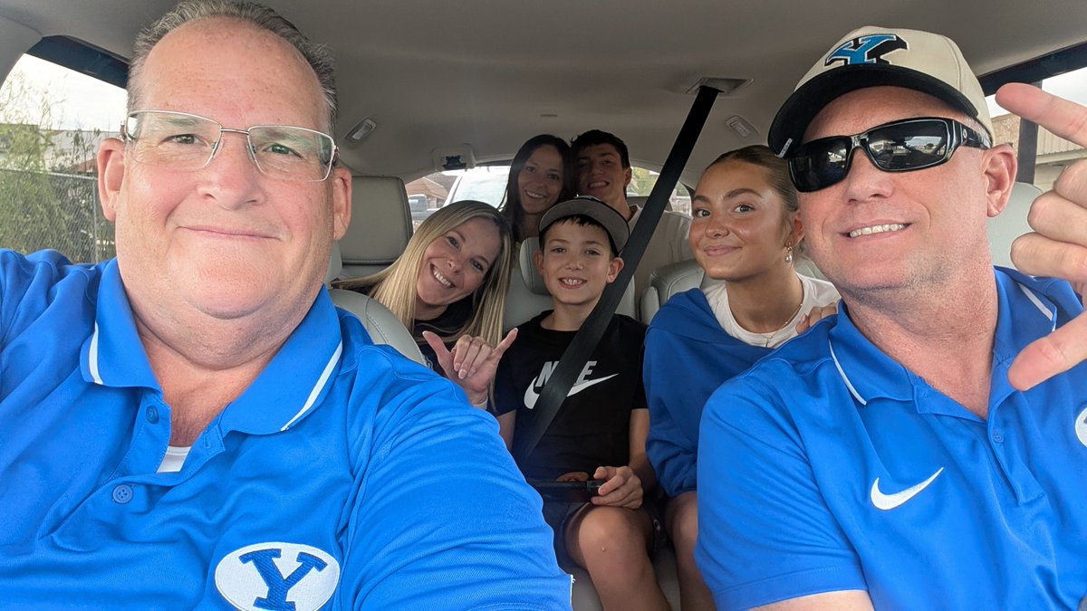 MoakFam's tweet photo. Houston ➡️ Buc-ee’s ➡️ Fort Worth. The Cougar caravan is officially on the road! 🏈🦫 #GoCougs #BeatTCU https://t.co/dOtGwM25Lp