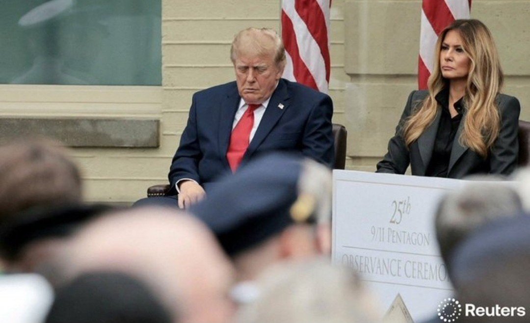 doeseydotes's tweet photo. @Markfry809 Not even the solemnity of the 9/11 Remembrance Ceremony could keep Donald Trump awake. https://t.co/hxEj2s4Cwk