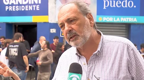 cabezamartini's tweet photo. 🔴JUTEP investigará posible omisión de Jorge Gandini por no incluir deuda de Conexión Ganadera en su última declaración jurada, por 67 mil dólares, incluso siendo parte del acuerdo de damnificados para recuperar parte de lo perdido. Pablo Carrasco envió un mail solicitando apurar una solicitud de Gandini por entender que luego podrían necesitar de él. 

@InfoCapitalTV