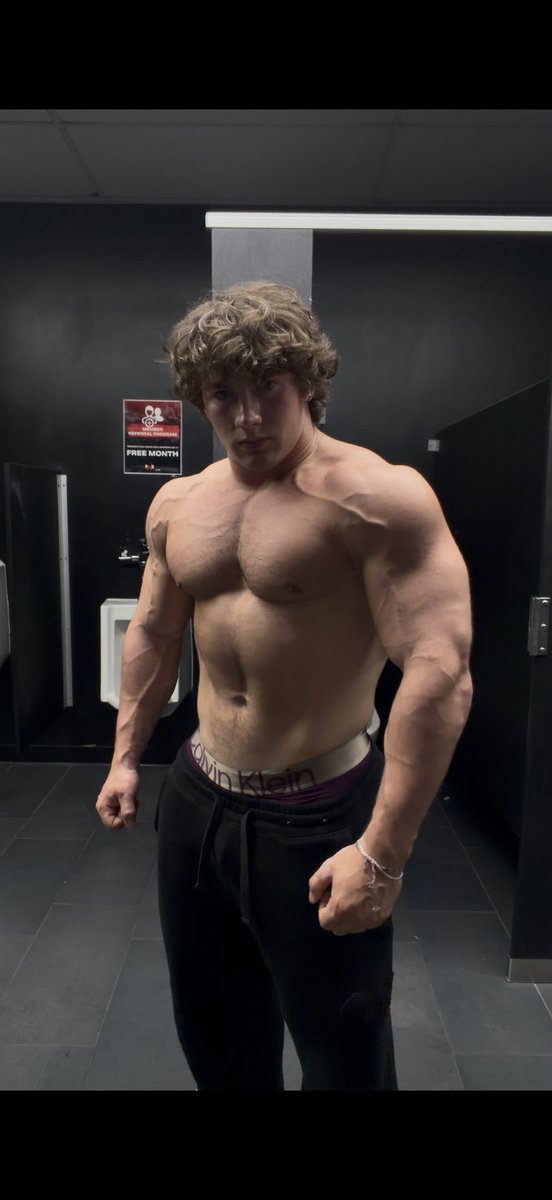 PaulJacksonFit's tweet photo. Arm day #bodybuilding #fitness #gym #fyp #viral https://t.co/NxIQABA7H2