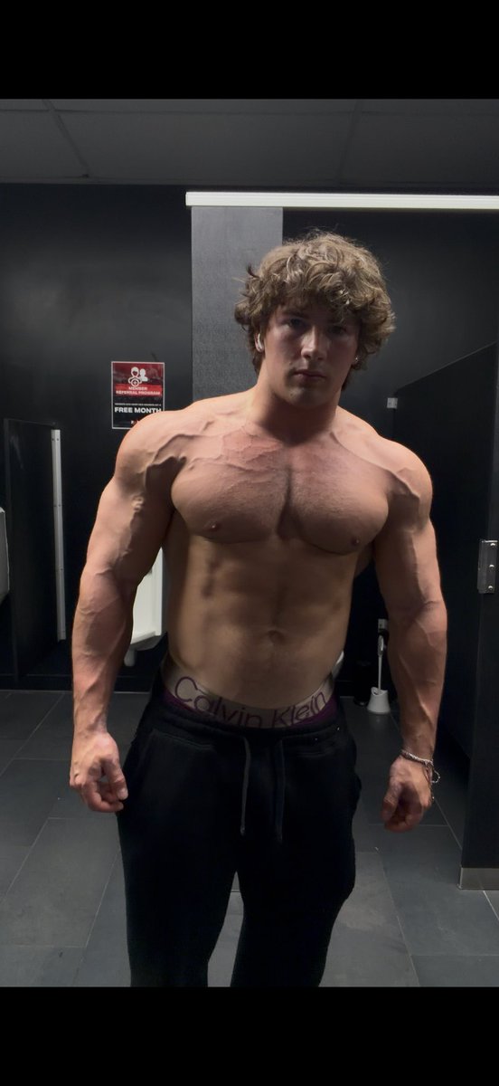 PaulJacksonFit's tweet photo. Arm day #bodybuilding #fitness #gym #fyp #viral https://t.co/NxIQABA7H2