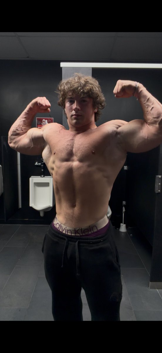 PaulJacksonFit's tweet photo. Arm day #bodybuilding #fitness #gym #fyp #viral https://t.co/NxIQABA7H2