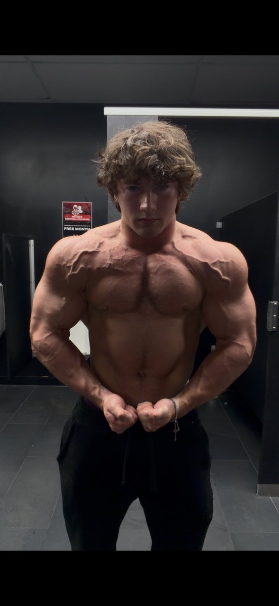 PaulJacksonFit's tweet photo. Arm day #bodybuilding #fitness #gym #fyp #viral https://t.co/NxIQABA7H2