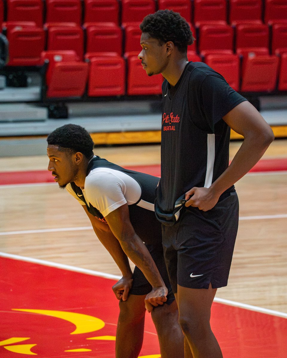 GorillasMBB's tweet photo. We play basketball in 2 weeks‼️

#oagaag || #gorillanation
📸: @T_Conrad18_ https://t.co/G3x0ZIDiMV