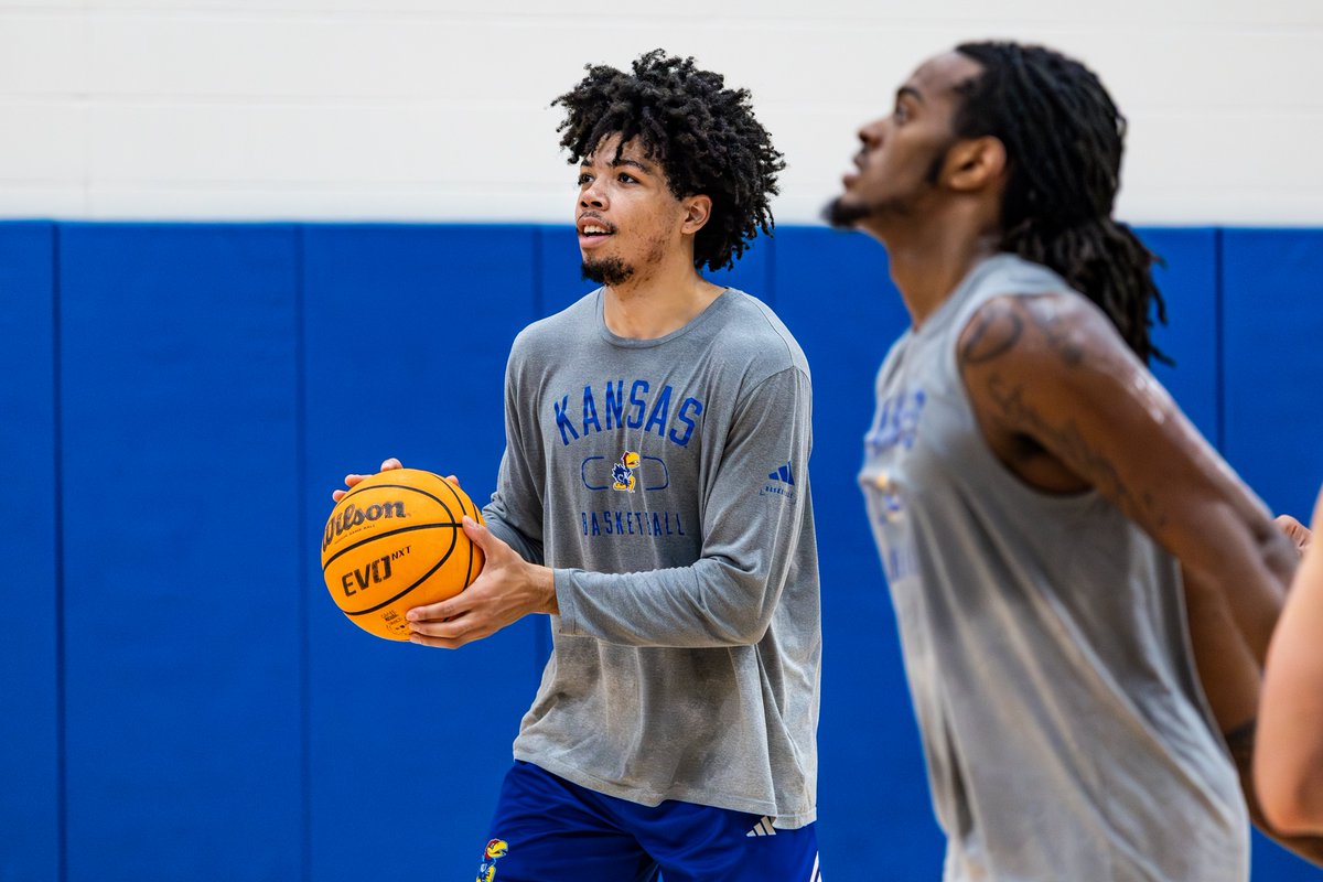 KUHoops's tweet photo. Get ready for an inside look at the 2026-27 season with a private viewing of Kansas Men's and Women's basketball practice! 

🗓️  Oct. 8
⏰  5 PM – 7 PM
📍  Allen Fieldhouse

Space is limited, so be sure to purchase your spot soon.
Purchase here → https://t.co/msA05pFvsl https://t.co/TbS8vS6pif