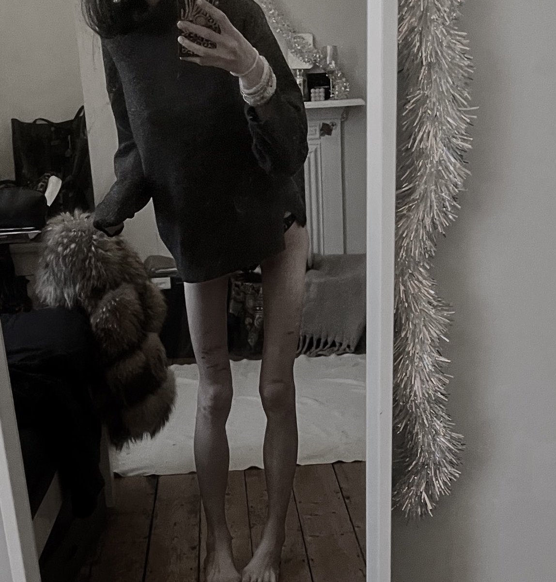 Scorpiooobbyyy's tweet photo. legs bc - goodnight ilyy moots  ೀ https://t.co/RizaibZjdw
