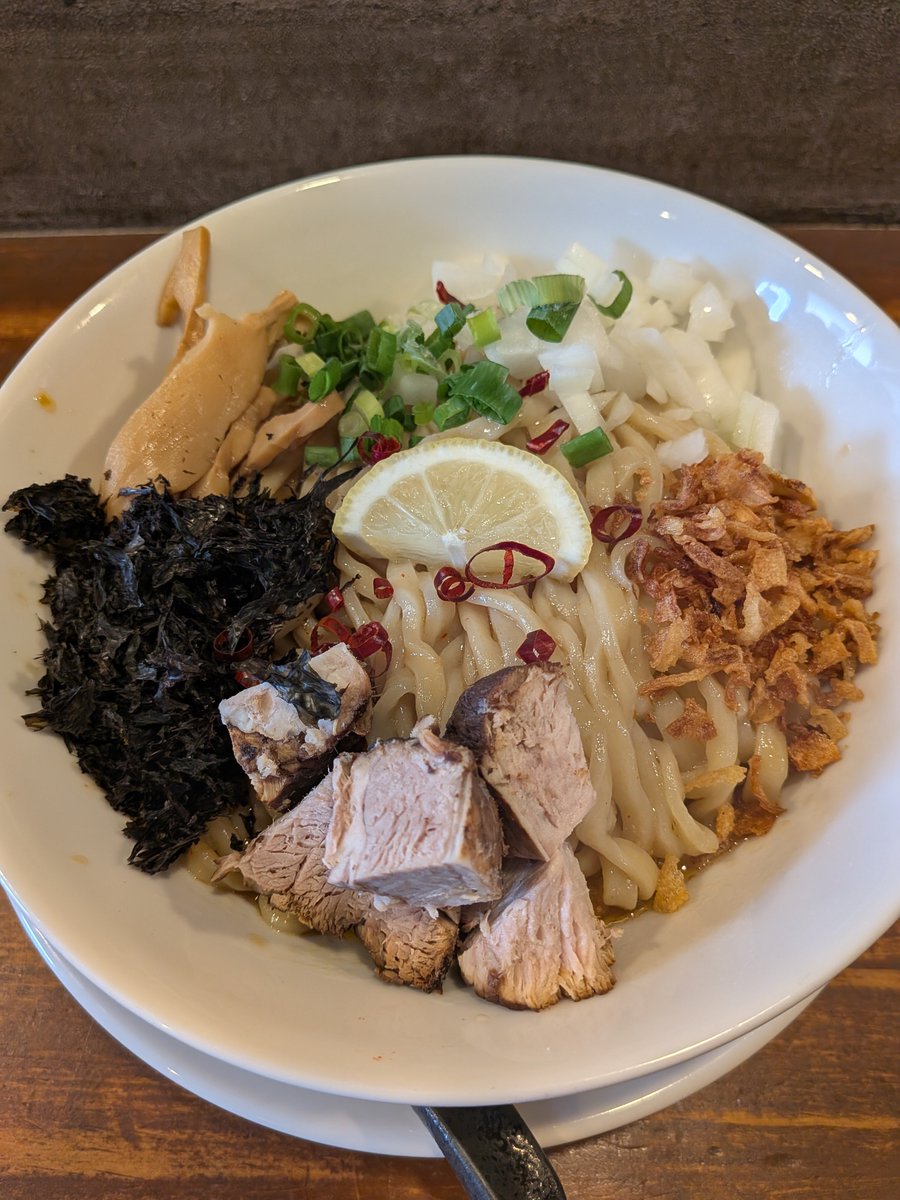 syankusu923's tweet photo. 中華蕎麦 志
トムの油そばニンニク抜き🍜
本日も美味しく頂きました✨
ごちそうさまでした🙏 https://t.co/RUIwgeBueu