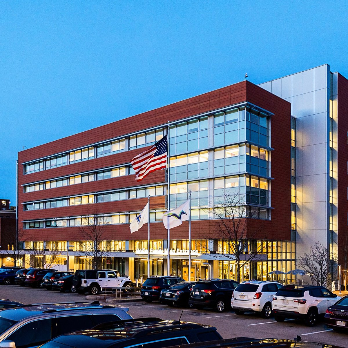 southshorehosp's tweet photo. If you plan to visit a loved one at South Shore Hospital this weekend, we encourage you to visit our website to get details on our visitor policies at the Hospital and elsewhere across South Shore Health: https://t.co/xxTxxtEPGe https://t.co/qeysOAL7eQ