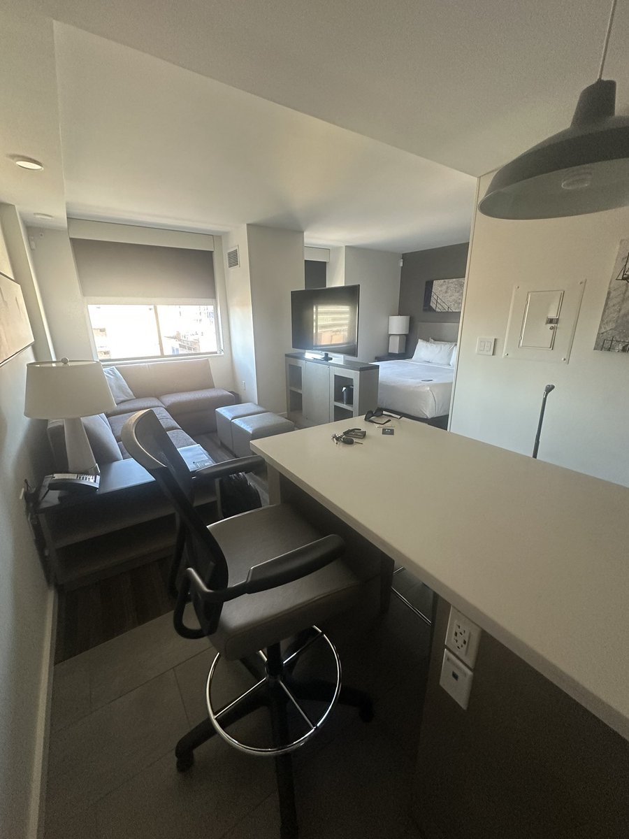 blakecowellx's tweet photo. The cuck lounge is insane https://t.co/Tmv2KNZGLt