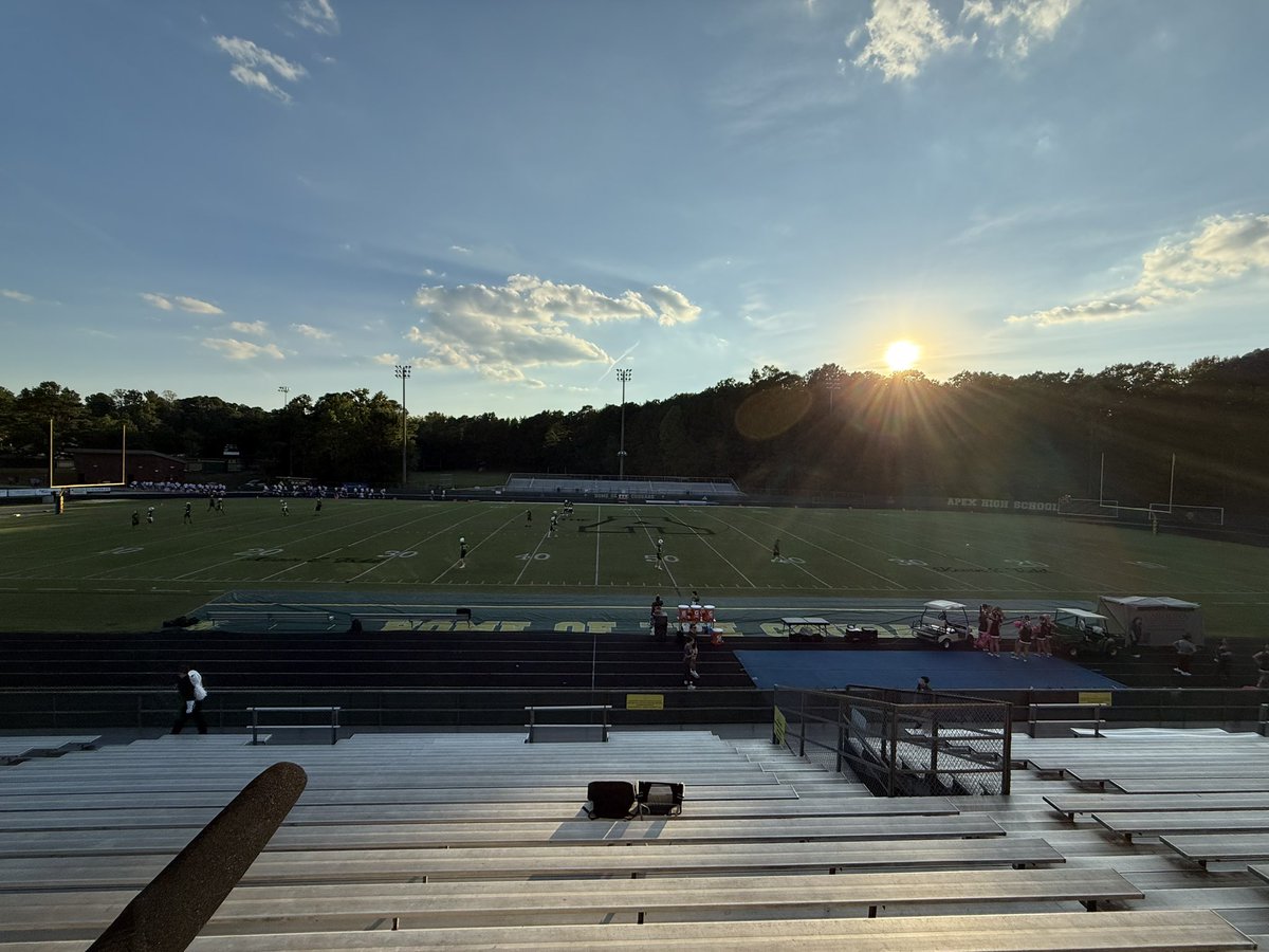 TriangleFBWPTF's tweet photo. The scene… Cougar Stadium @apexhsathletics hosts 6-0 @AFHS_PatsSports in meeting No. 11… 

Airtime:  6:30
Play-by-Play: @ChrisHooks0223 
Analyst: @joesimtre 
Listen here:  https://t.co/rw5qIlMr7D
📻: 92.9 FM/AM680 @WPTF https://t.co/bWd5UP7MuB