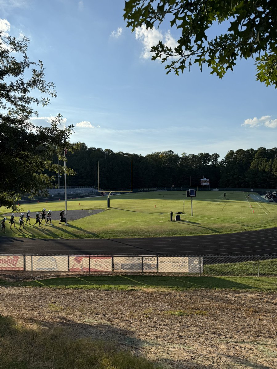 TriangleFBWPTF's tweet photo. The scene… Cougar Stadium @apexhsathletics hosts 6-0 @AFHS_PatsSports in meeting No. 11… 

Airtime:  6:30
Play-by-Play: @ChrisHooks0223 
Analyst: @joesimtre 
Listen here:  https://t.co/rw5qIlMr7D
📻: 92.9 FM/AM680 @WPTF https://t.co/bWd5UP7MuB