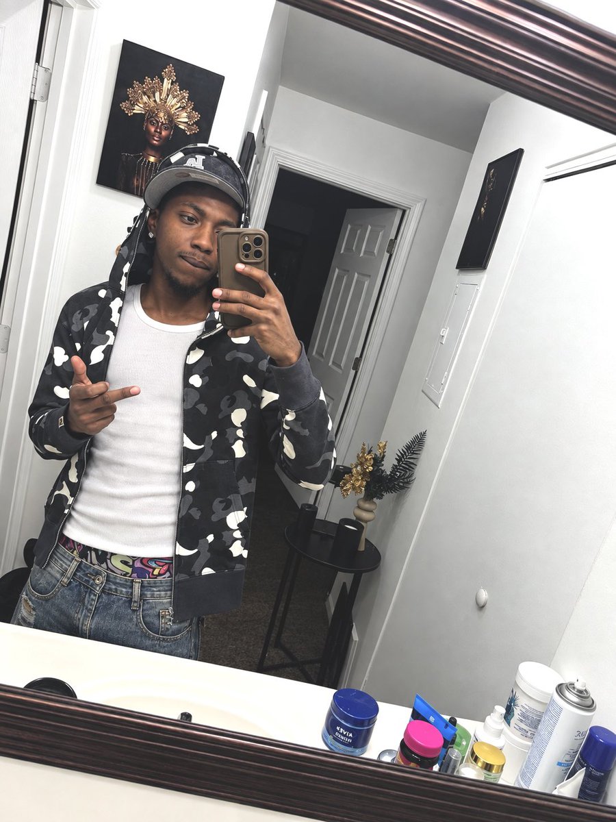 DrillaBlone's tweet photo. #Chicago https://t.co/YNCkEKDher