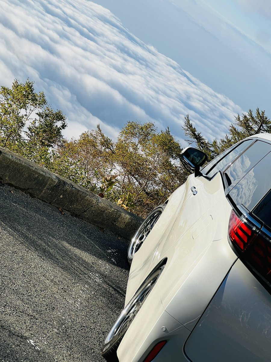 OsamuSakamaki's tweet photo. #富士宮五合目
#アルファード #40アルファード #Xグレード #富士山 #トヨタ #LOVECARSTV #トヨタグラム #toyotagram #愛車撮影
#雲海
雲海観ることができました🤗 https://t.co/gV8ve8Ss6a