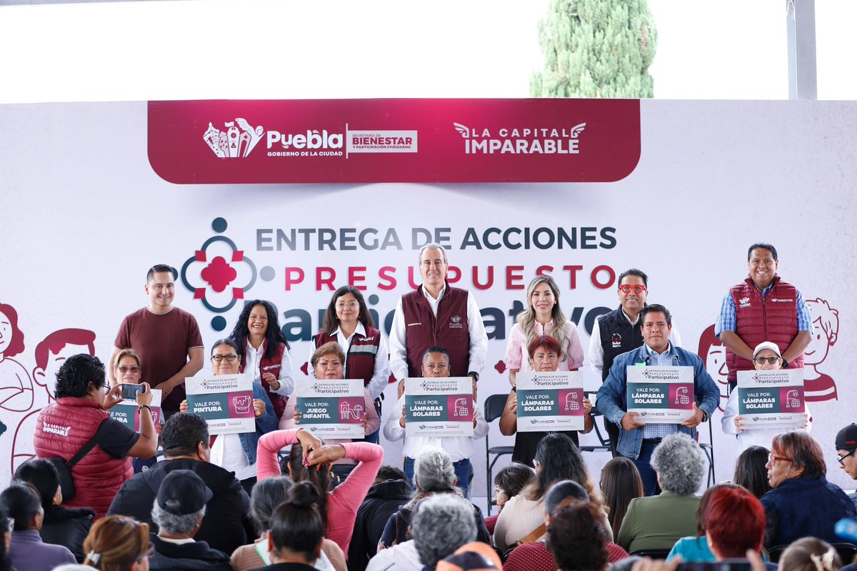 PueblaAyto's tweet photo. 24 unidades habitacionales lucirán distintas. 💡🛝
Gracias al Presupuesto Participativo 2026, el presidente @pepechedrauimx entregó insumos y apoyos para la rehabilitación de espacios comunes en unidades como San Jorge, La Flor, Agua Santa, San Bartolo y La Margarita, entre otras.
Esta intervención fortalecerá la convivencia vecinal, recuperará áreas comunes y mejorará la seguridad, atendiendo las necesidades que la propia ciudadanía priorizó, en beneficio de más de 60 mil personas.