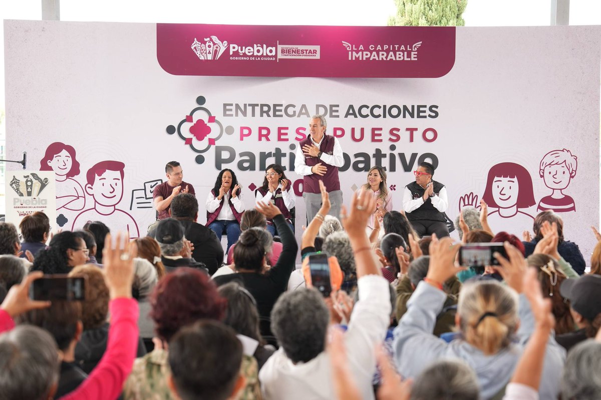 PueblaAyto's tweet photo. 24 unidades habitacionales lucirán distintas. 💡🛝
Gracias al Presupuesto Participativo 2026, el presidente @pepechedrauimx entregó insumos y apoyos para la rehabilitación de espacios comunes en unidades como San Jorge, La Flor, Agua Santa, San Bartolo y La Margarita, entre otras.
Esta intervención fortalecerá la convivencia vecinal, recuperará áreas comunes y mejorará la seguridad, atendiendo las necesidades que la propia ciudadanía priorizó, en beneficio de más de 60 mil personas.