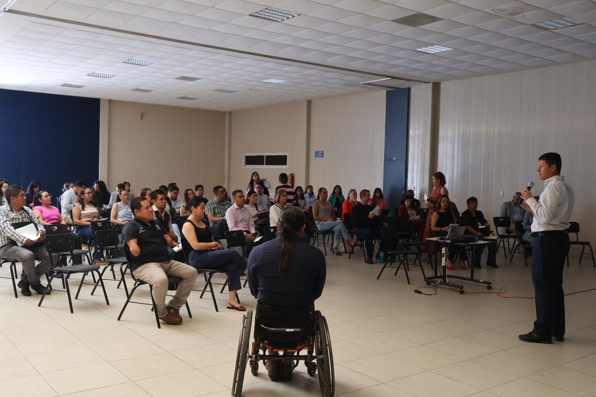 derechosgente's tweet photo. Capacitar y acompañar fortalece la inclusión laboral. 🤝
Con 29 entes de la Administración Pública Estatal, avanzamos hacia espacios de trabajo más inclusivos y con acciones concretas.
#PersonasConDiscapacidad #InclusiónLaboral #GobiernoDeLaGente https://t.co/GKXPWLQx8P