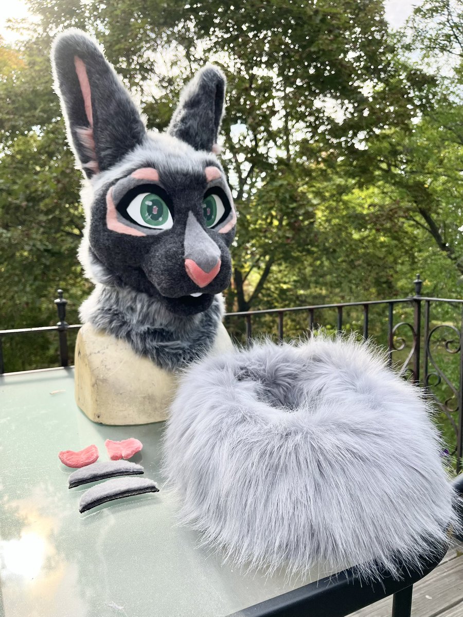 splashSWS's tweet photo. PREMADE FURSUIT HEAD FOR SALE ‼️ 

Fursuits head + free tail if claimed in the first 72 hrs 

$1,850 + ship! Be bunny!!

DM for questions/ purchase 

#fursuit #fursuitforsale https://t.co/TT0XQfqU12
