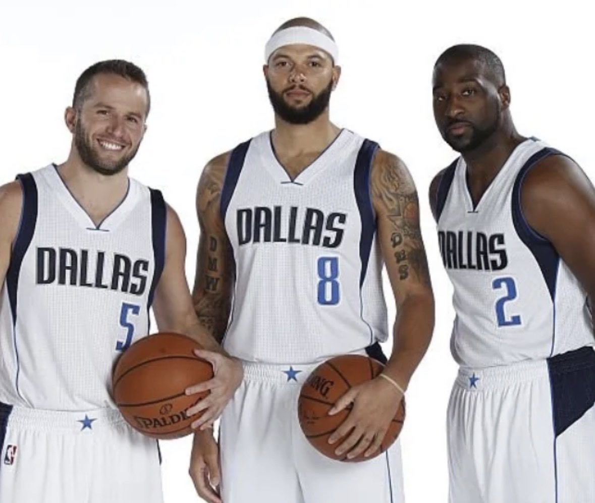 avgbballplayers's tweet photo. DID YOU KNOW?!?!

Deron Williams, J.J. Barea, and Raymond Felton all played point guard for the 2015-16 Dallas Mavericks.

All three were born on June 26, 1984. https://t.co/I0uGLTwlqR
