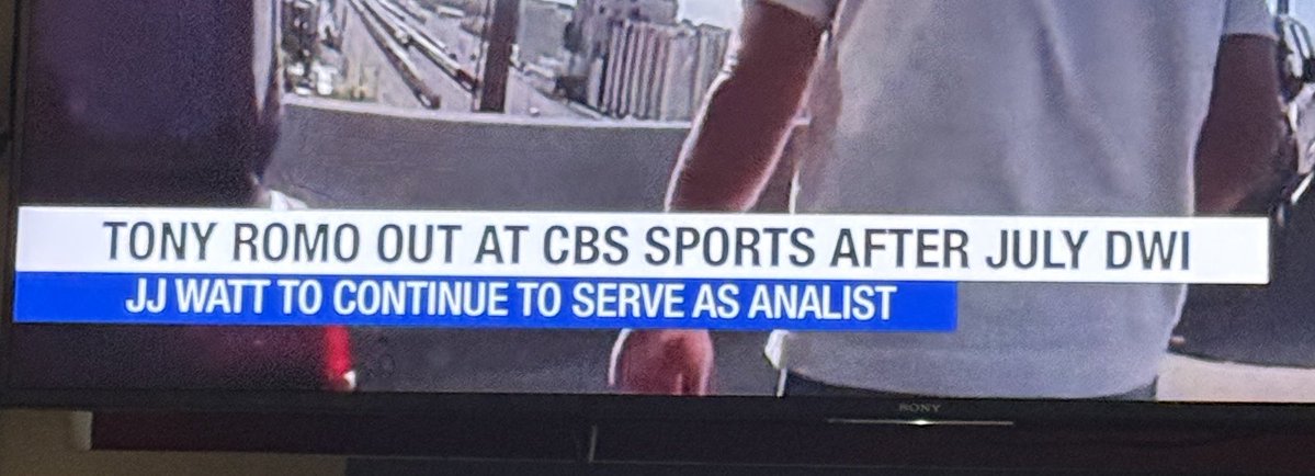 FlyingFayro's tweet photo. @KPRC2 JJ WATTS GONNA DO WHAT!?!? #spellcheck
😳🫣😂 https://t.co/UdvayLlaRU