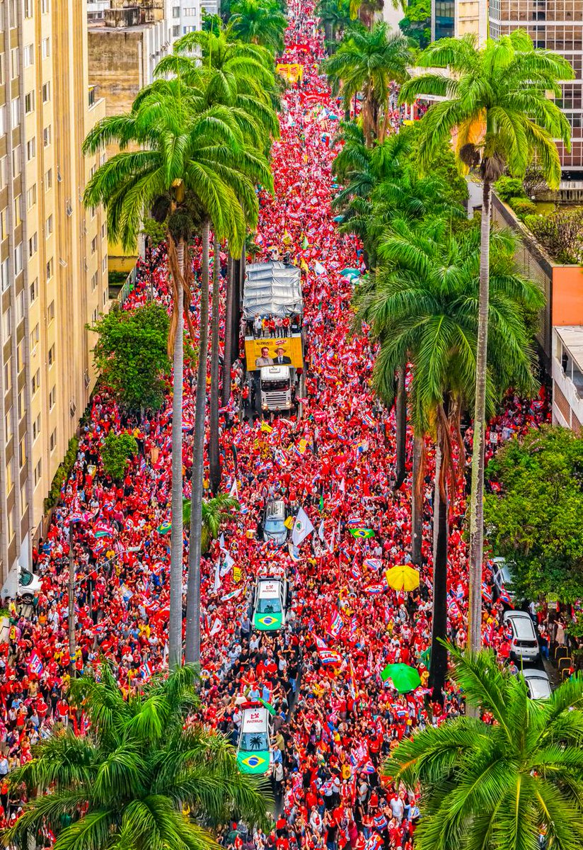 LulaOficial's tweet photo. Belo Horizonte, 2 de outubro de 2026. 

Domingo é 13!

📸 @ricardostuckert https://t.co/ed5RFNZKqv