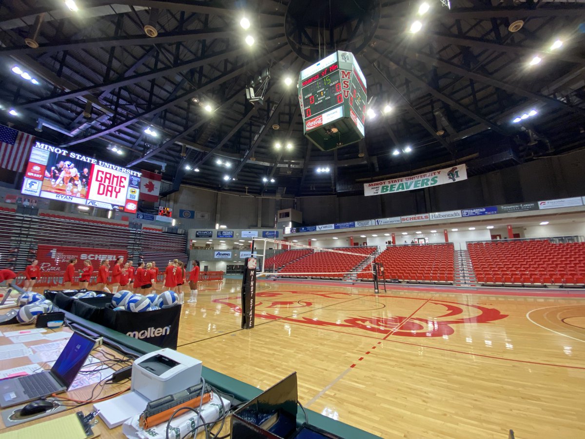 colehcclem's tweet photo. Minot State volleyball is back home along with several alumni making their return to the Magic City!
It is alumni weekend for the Beavers as they kick off the first of two matches
On the other side is Southwest Minnesota State
Tune in: https://t.co/gzUV54YWgI
#OneTeam https://t.co/uG7KzwqQHO