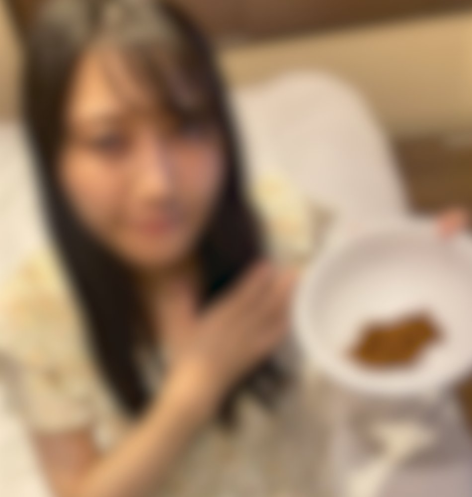 kkk_iu7's tweet photo. 私のうんちを美味しそうに
食べてるの見ると安心する。。

直接口につけるから顔にうんちついても
大丈夫っていう変態さんいる？ https://t.co/pC9LXNoMa5