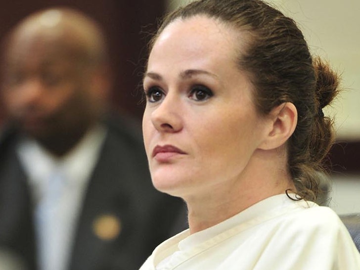TMZ's tweet photo. Christa Pike felt extreme pain during botched execution, death penalty expert explains. https://t.co/BT0YKzQto2 https://t.co/FDDwu7dbGx