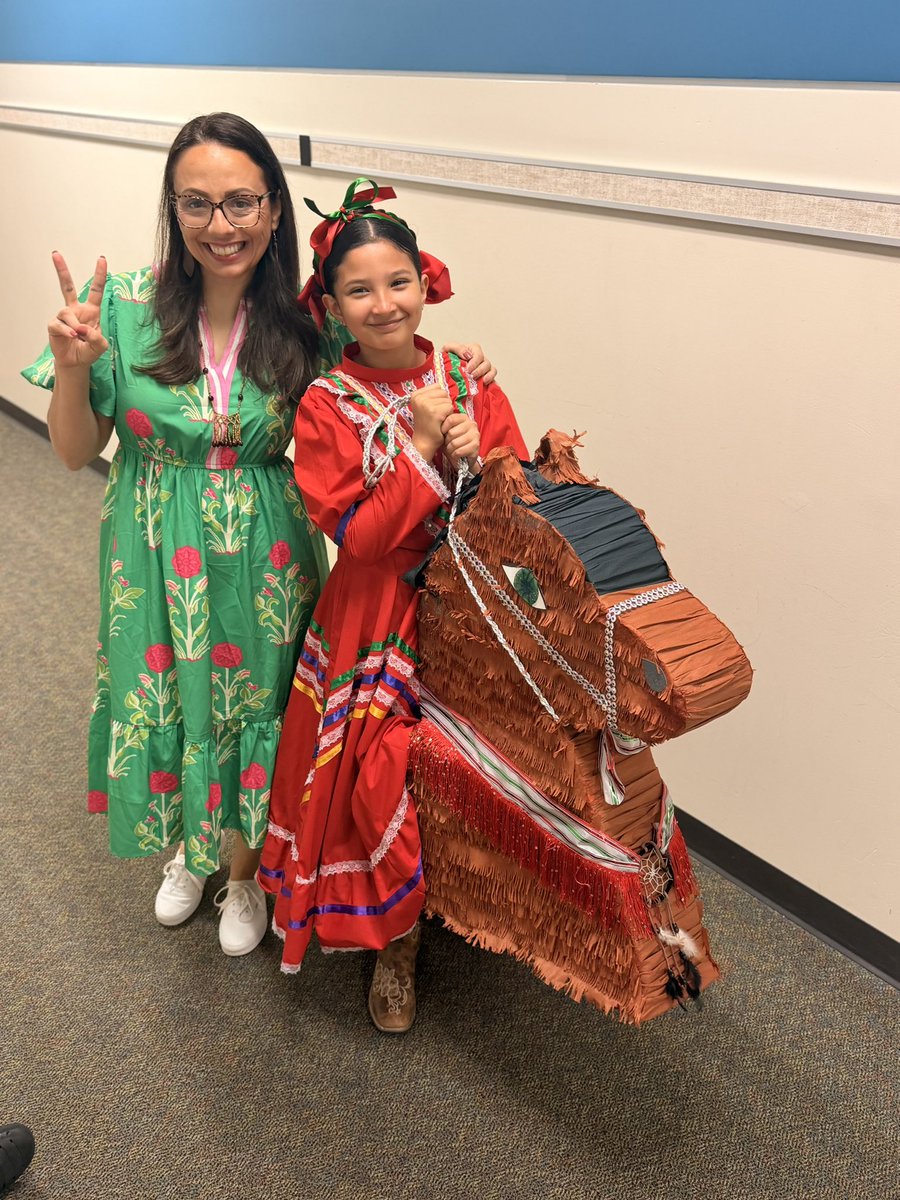 AEScounselor's tweet photo. Celebrating connection through culture is a beautiful thing! ๐@SpringISD_GCMH @SpringISD @AndersonGators @SpringISD_FACE @NitaC1908 @KWilliamsDLD @khristinashogan https://t.co/LAjZy9BD81