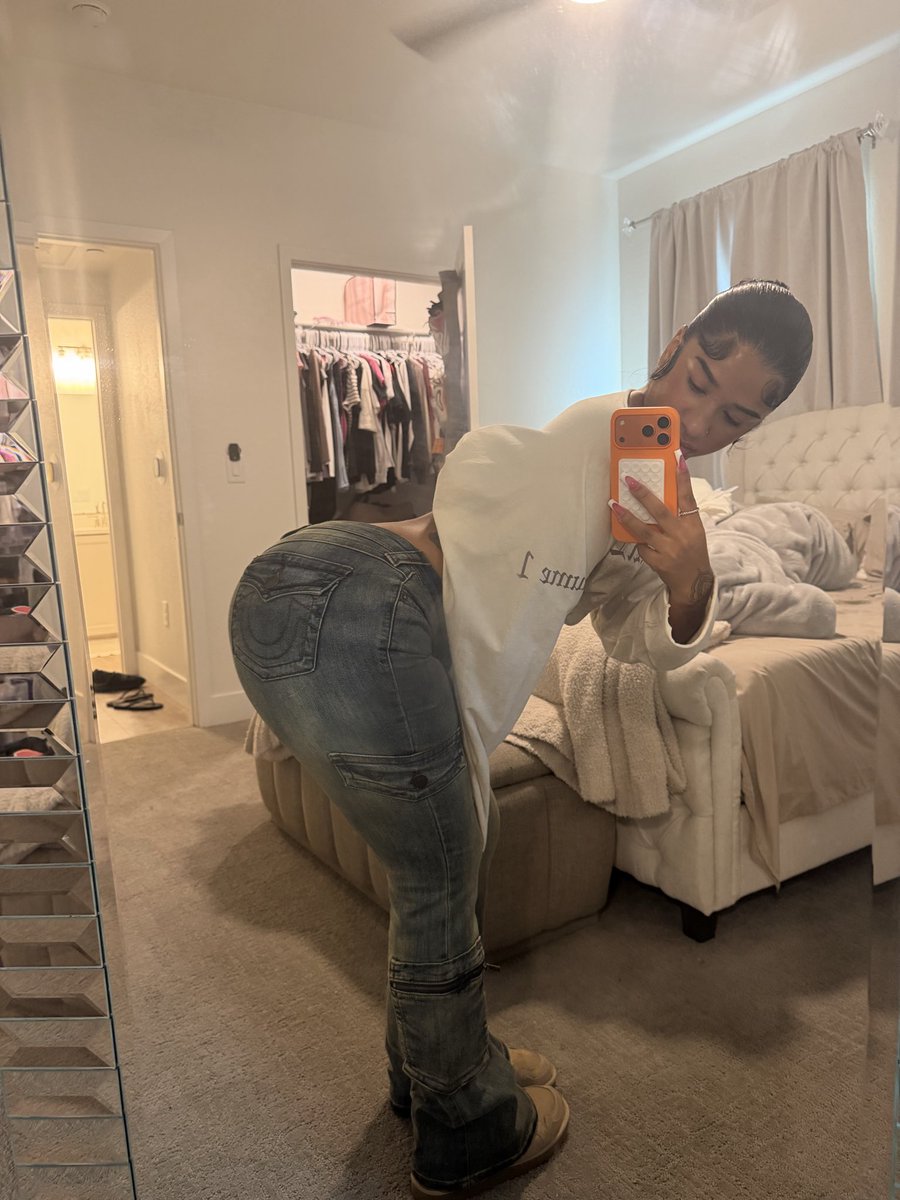 msaliyaahhh's tweet photo. Ootd😋 https://t.co/k1nCwhiIbr