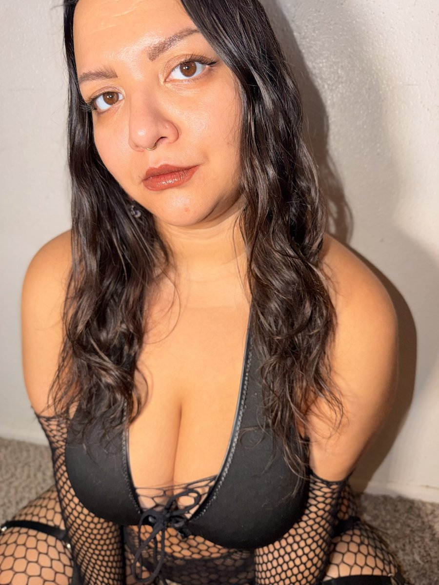 bigtittyunicorn's tweet photo. Oh hey. 
•
•
•
•
•
•
•
•
•
•
•
•
•
•
•
•
•
•

#horny #browneyes #brunette #stretchmarks #bigtits #glasses #naturalboobs #bigboobs #boobs #naturaltits  #thicc #bigtits #boobs #tits #pussy #phatpussy #ass #bigass #squirt #squirter #stonergirl  #squirter #milf #gamer #nerd #thick #curvy #altgirl #alternative #biglips