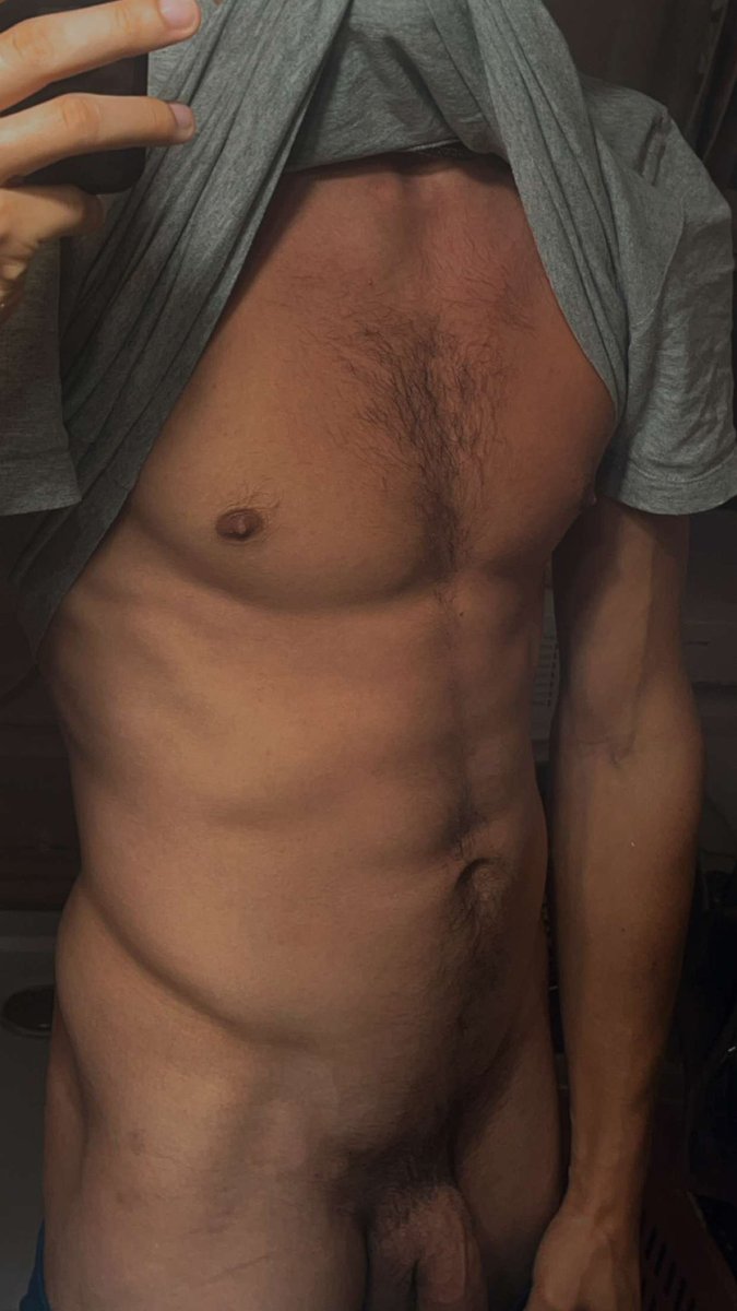 Bwc4Milfs's tweet photo. How’s my physique? https://t.co/ToSBB9okhJ
