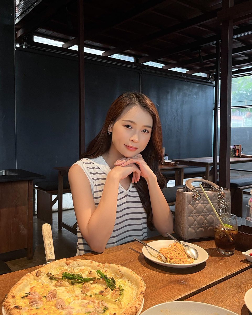 CDiamonds_'s tweet photo. Hiya 🤗 Always remember: the world is a better place with you in it—go shine today! ✨
Bcfthjkg https://t.co/ApRJzofmvV