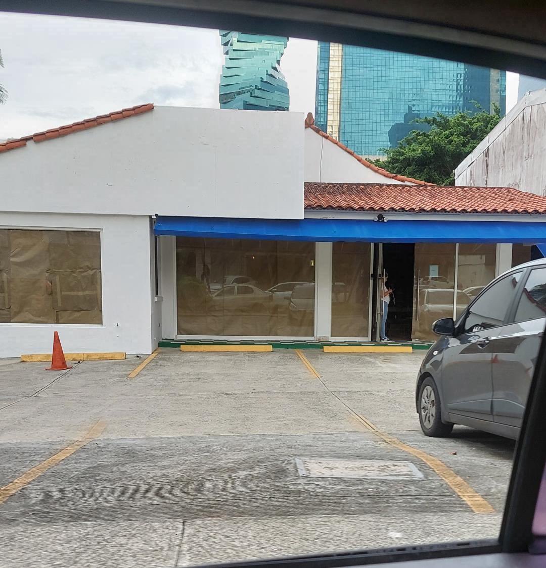 greggsama's tweet photo. Lo lograron. Finalmente lo rompieron. Finalmente ganaron. Destrozaron a alguien que siempre estaba feliz, que siempre estaba sonriendo. Alguien que no merecía esto. Alguien que no hacía nada más que ayudar a las personas. Alguien que amó con todo su corazón https://t.co/IqQKkCyfvG