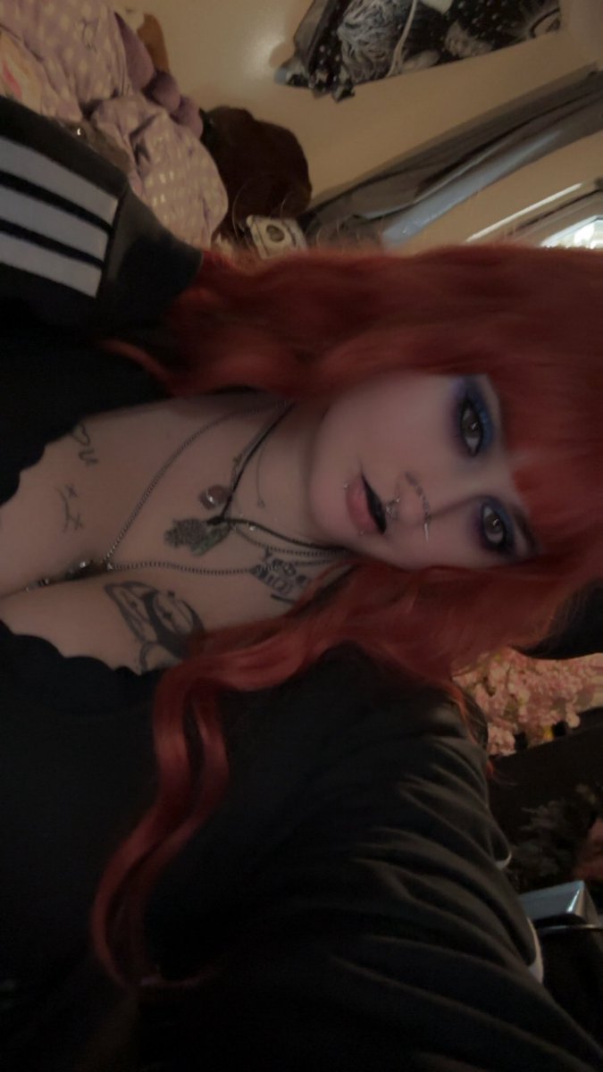 Nemuke_Luna's tweet photo. Lowk the worse day i've had this year but i look FIRE so it's fine i guess #cvnt #cliche https://t.co/o6qFTzgo5T