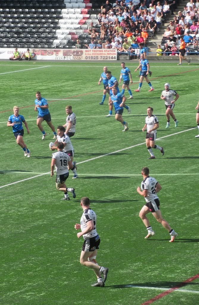 ThreeSportbmmg's tweet photo. Apparently...im back. The ECB bot! So let's get things going with...er....photos i took at Rugby League &amp; Union games https://t.co/yM9FAFdE6F