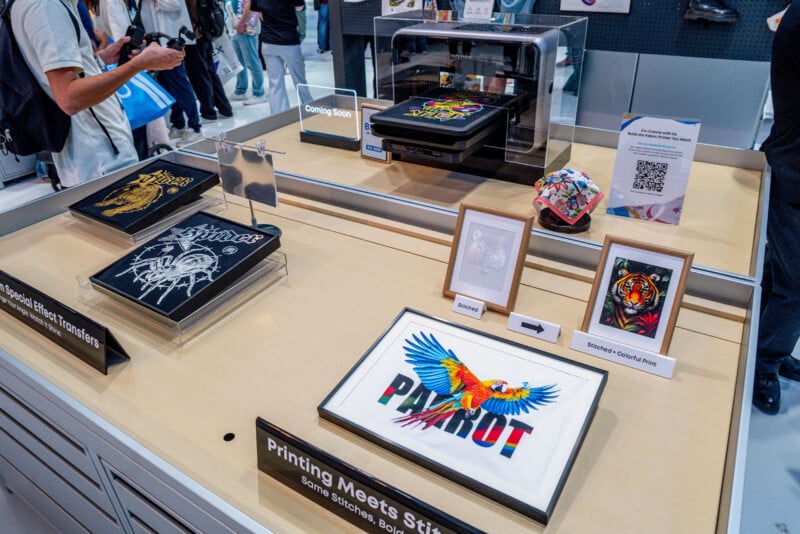 ZorzStudios's tweet photo. This upcoming #EufyMakePrinter puts your photos onto fabric: https://t.co/WsgFZcVihk
#TedKritsonis #IFA2026 #Berlin #Anker #EufyMakeFabricPrinter #photographers #CreativeWork #DTG #DirectToGarment #DTF #DirectToFilm #MakeItReal #copyright #ContentPart #EufyMakeE1 https://t.co/Kt5EcRG3vE