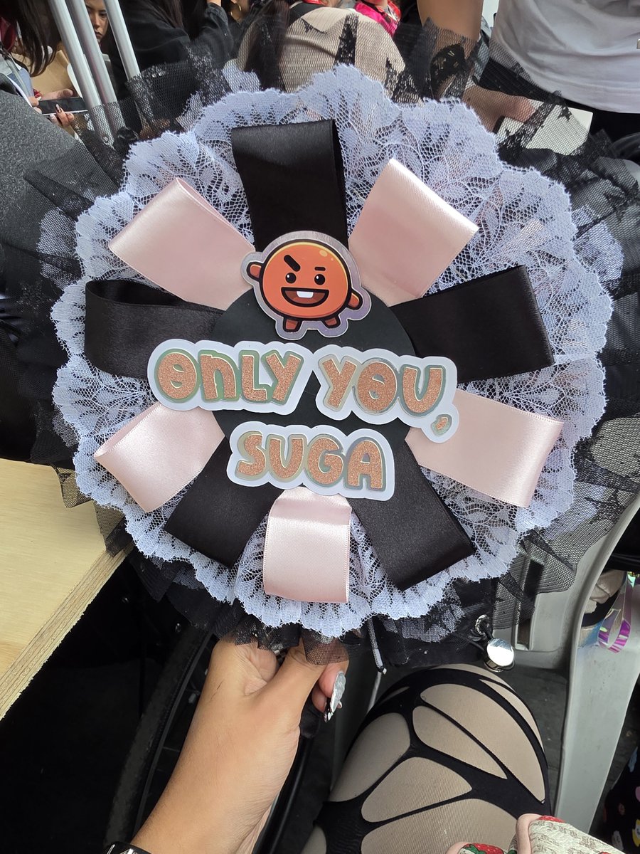 SupportMinKG93's tweet photo. Check out this original Army outfit SUGA DEBUT And with this adorable SUGA poster on one side a sweet photo of yoongi and on the other sideA beautiful phrase" ONLY YOU SUGA" and with shooky and with rings that form the Name  of SUGA SHE IS A QUEEN😍😎🔥 in Bogotá she definitely represents us👑 💗 

~@yoondaech 💗🇨🇴