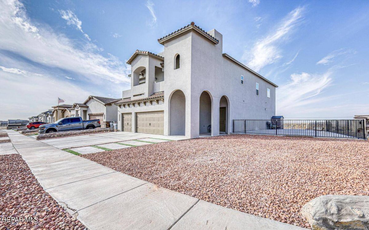 JRod7912's tweet photo. New listing: 2375 ENCHANTED PEAKS, El Paso, TX 79911. 5 beds, 4 baths, 3,403 sq ft with a fireplace. Offered at $4,100. Schedule a showing.
https://t.co/PPwX9VvKyL https://t.co/bEQhmlb2Be