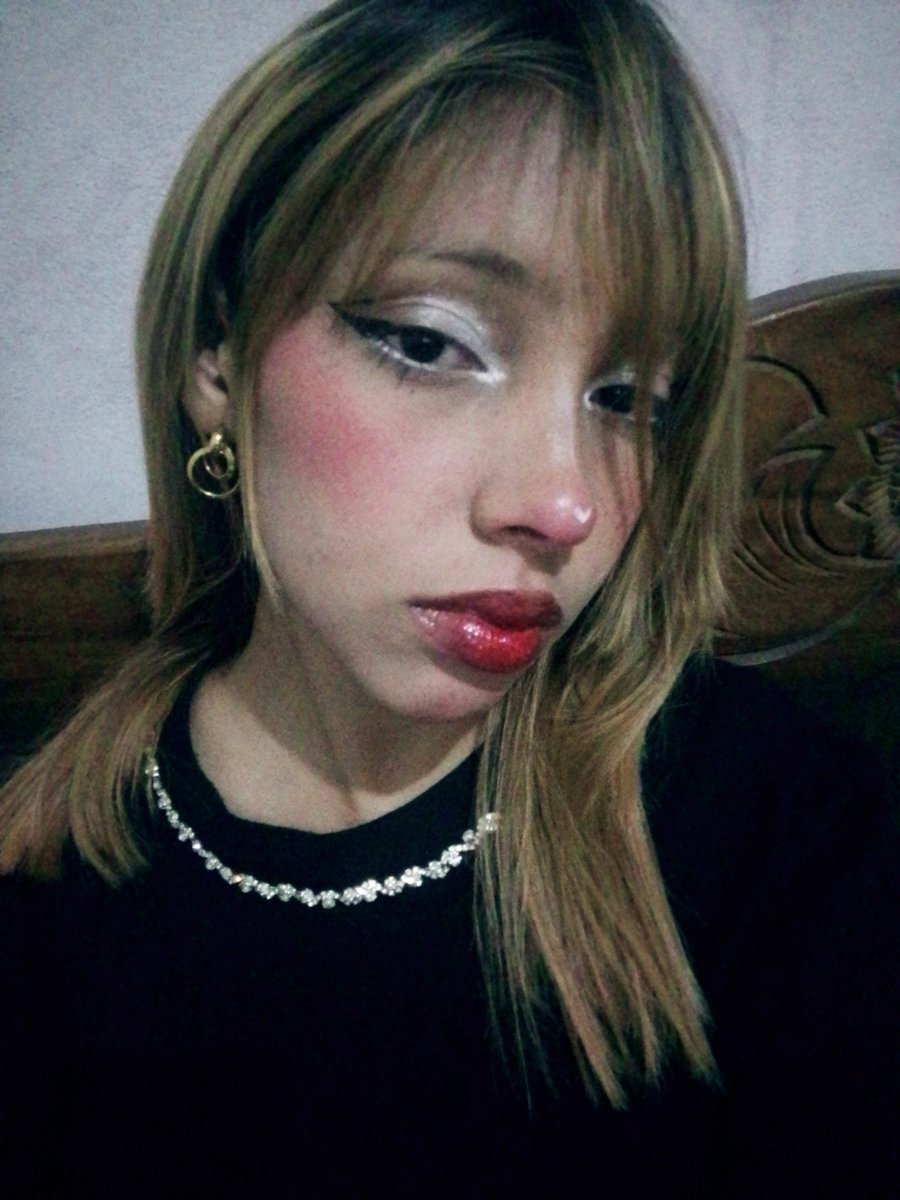 jngnily's tweet photo. oña:33 https://t.co/7DPOuyc6qX