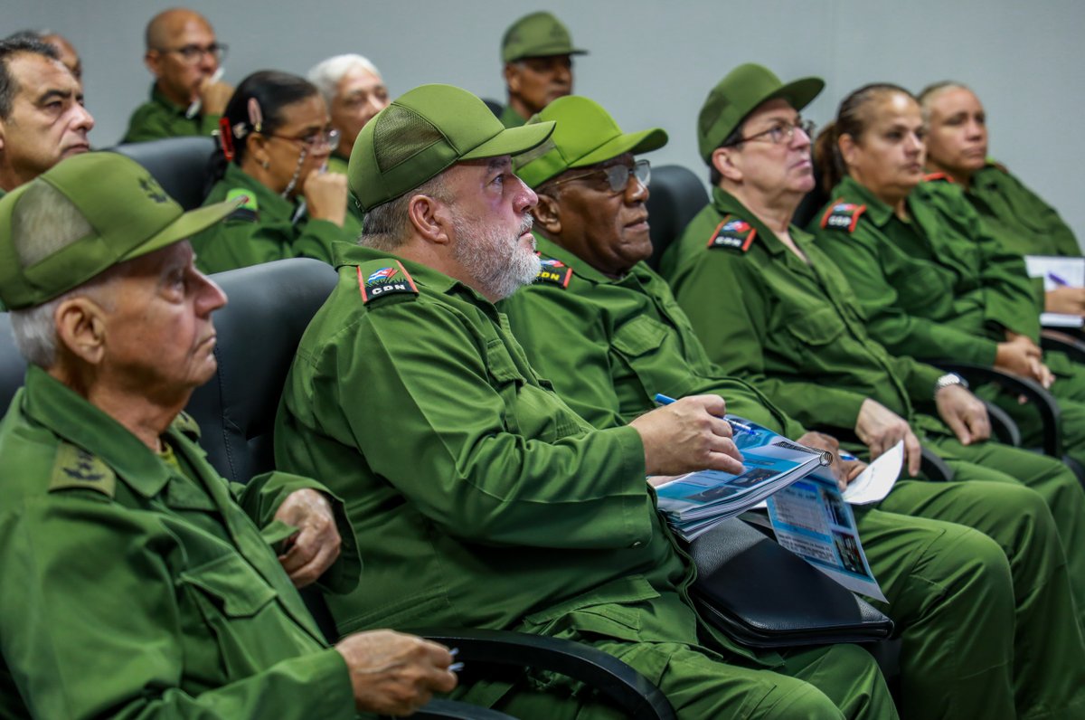 MMarreroCruz's tweet photo. Para #Cuba, cada jornada de preparación para la defensa resulta estratégica.

Este viernes, en la zona de defensa Cerro, insistimos en las potencialidades del trabajo comunitario integrado para atender las problemáticas de la población.

#LaPatriaSeDefiende https://t.co/zD5kfjIBHH