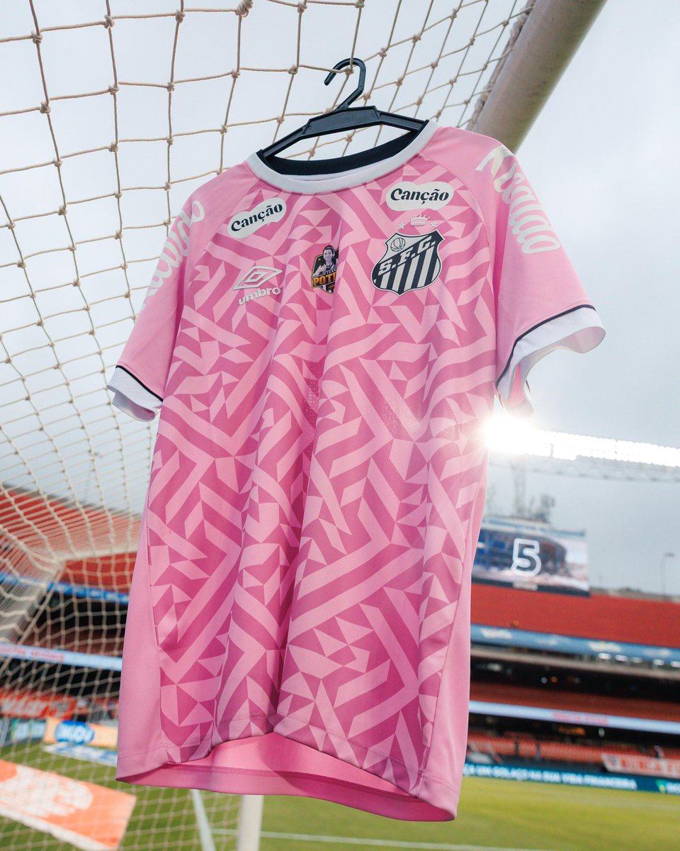 The_Kitsman's tweet photo. Throughout Pink October, Santos will wear the ‘Manto Rosa’ during warm-ups. 🩷 https://t.co/cZINizwxo5