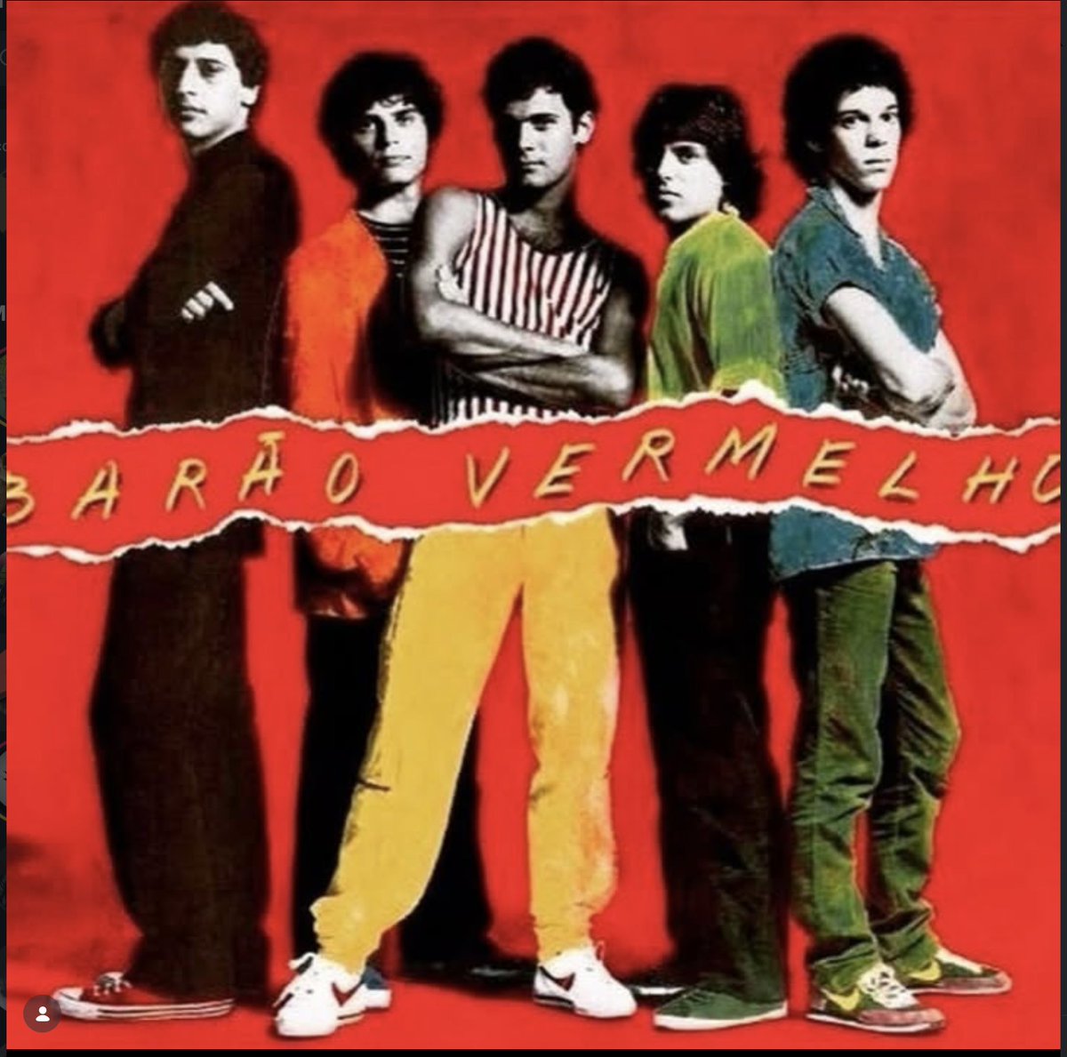 fremendes's tweet photo. De todas as centenas de capas de disco que fotografei esta é uma das minhas preferidas. Como queria um clima marginal, para combinar com a banda optei por fotografar em pb e pintar a cópia à mão de forma grosseira e sem muito cuidados em outubro de 1982, isto é, 44 anos atrás. https://t.co/YzQQoZcH88