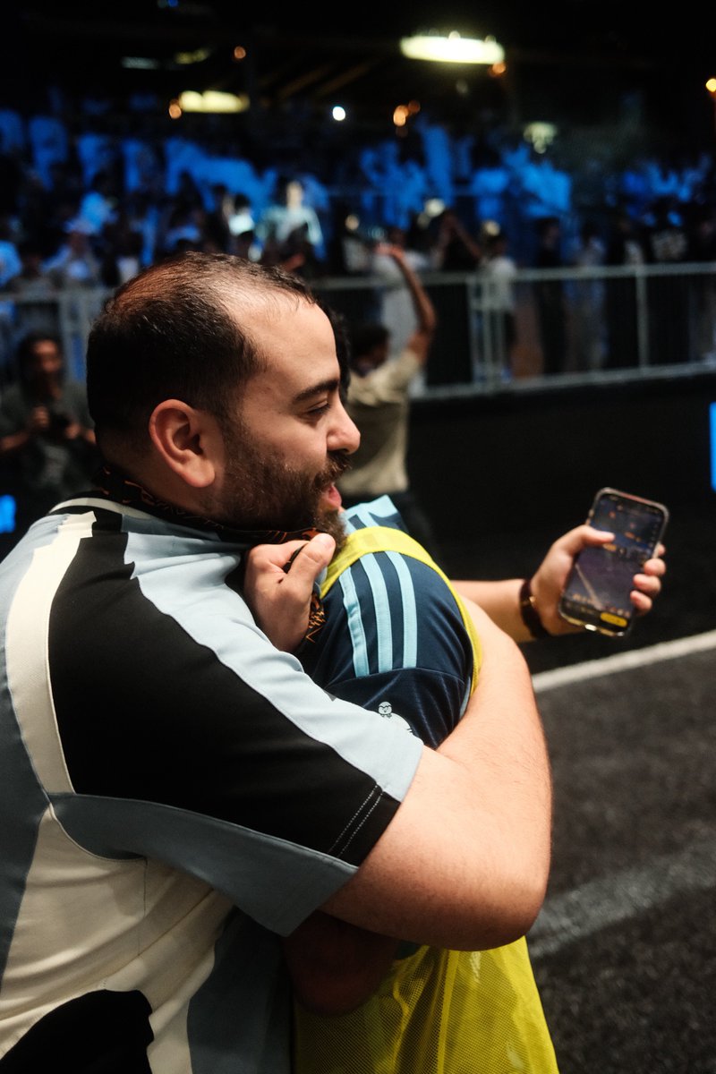 Bo3omar22's tweet photo. الف مبرووك💛💙
هاردلك 💚 @Raedxx11 https://t.co/h6ttmQ88hR