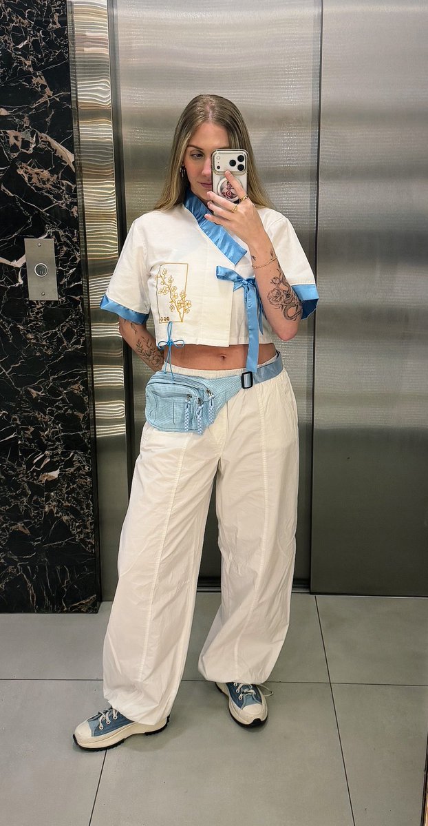 dreamrlty's tweet photo. Ya tengo mis outfits listos 🥹🩵 voy envuelta en patria, si señor 🙂‍↕️🇦🇷 El segundo outfit va con una bermuda blanca media rota pero no la tenía a mano ahora. https://t.co/8PWn4DnBuM