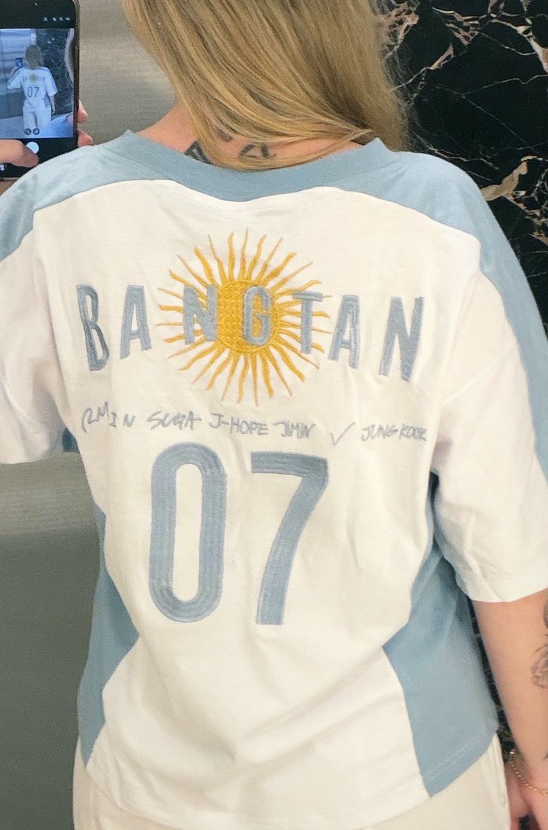 dreamrlty's tweet photo. Ya tengo mis outfits listos 🥹🩵 voy envuelta en patria, si señor 🙂‍↕️🇦🇷 El segundo outfit va con una bermuda blanca media rota pero no la tenía a mano ahora. https://t.co/8PWn4DnBuM
