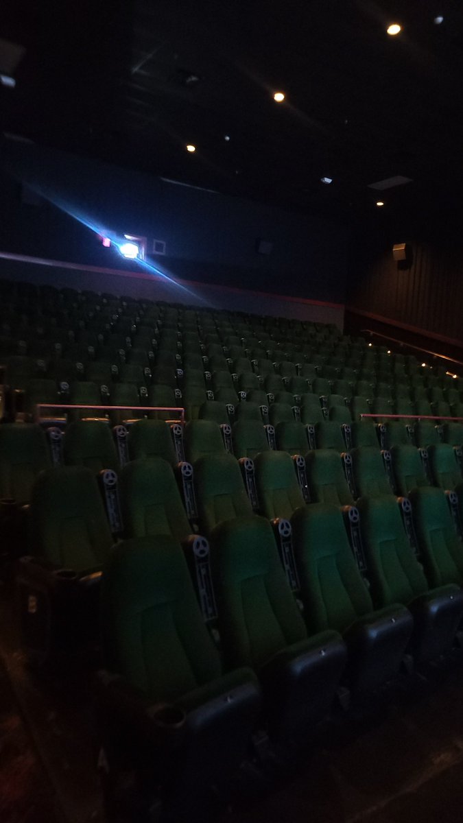critithink3427's tweet photo. I was literally the only one there lmao https://t.co/xWDxX6wrts