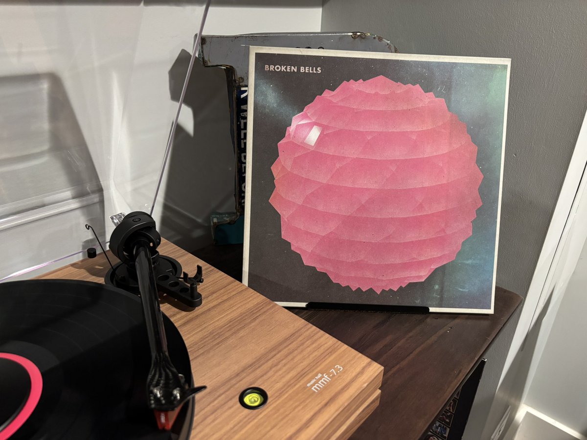 LarrySpinsVinyl's tweet photo. A great #friday happy hour spin. ‘Broken Bells’ - Broken Bells. #vinyl #dangermouse #jamesmercer #vinylcommunity https://t.co/zjyG5gNeir